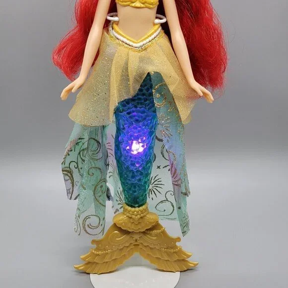 Hasbro Disney Princess Little Mermaid Ocean Lights Ariel Doll Water Activated - Picture 10 of 12